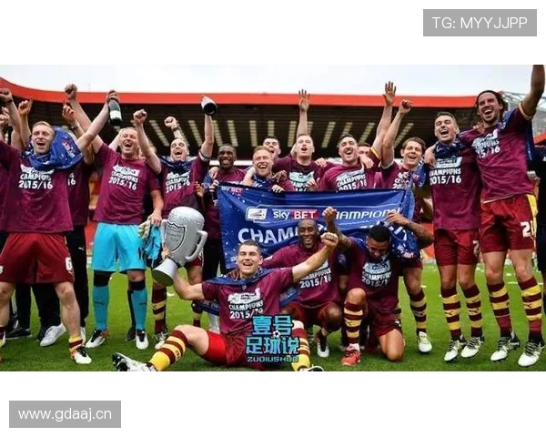 莱斯特城与曼联近期表现对比:状态回暖与竞争力分析 莱斯特城与曼联近期表现对比:状态回暖与竞争力分析