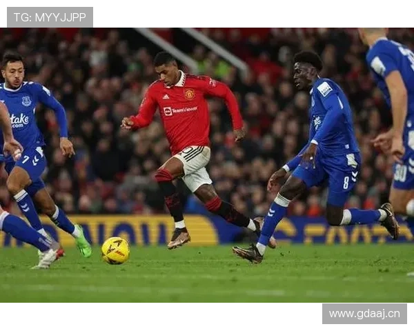 无球跑动与反击冲击:加纳乔的最大优势 无球跑动与反击冲击:加纳乔的最大优势