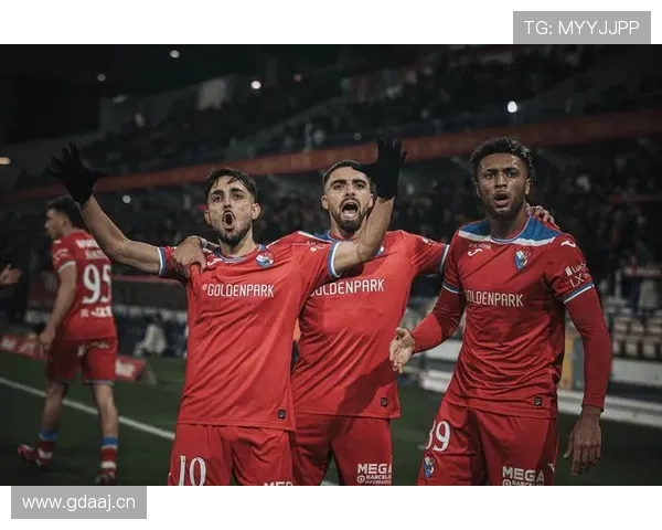 曼联复兴进程仍未完成：持续表现波动对竞争格局带来变化