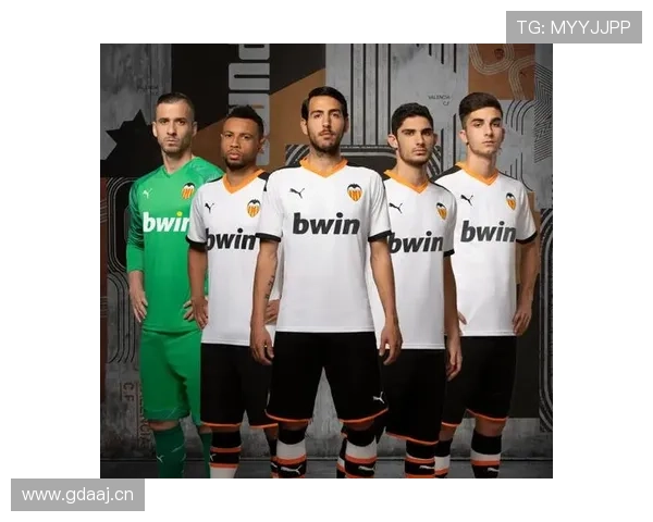 瓦伦西亚管理层决策争议问题显现，对球队竞争格局带来阶段性变化